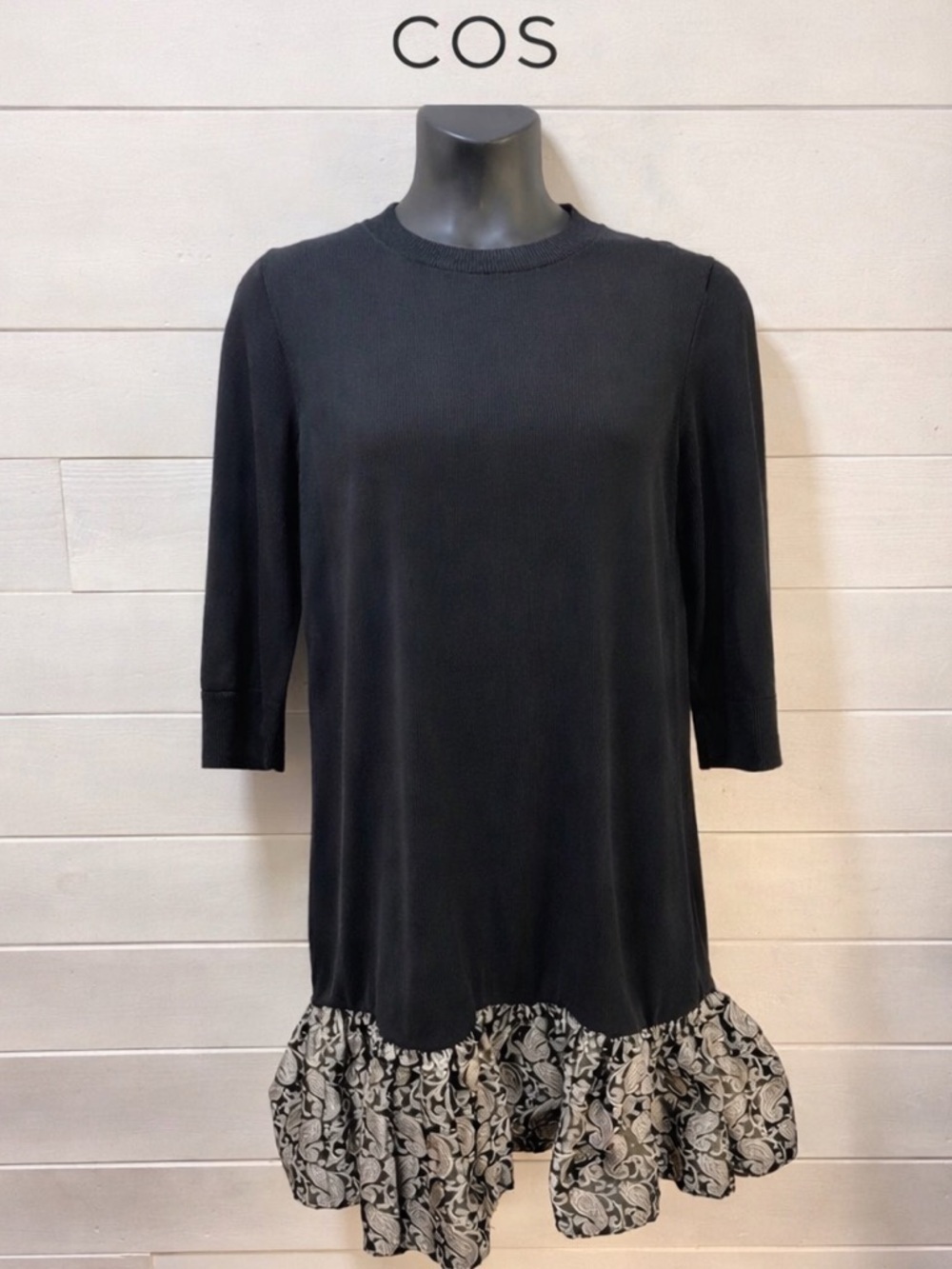COS – Black Knit Dress with Patterned Hem (Size L)